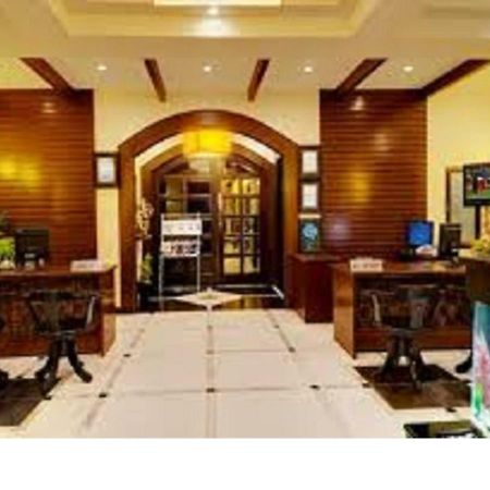 Hotel Sumith Palace Puduccseri Kültér fotó