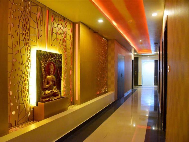 Hotel Sumith Palace Puduccseri Kültér fotó
