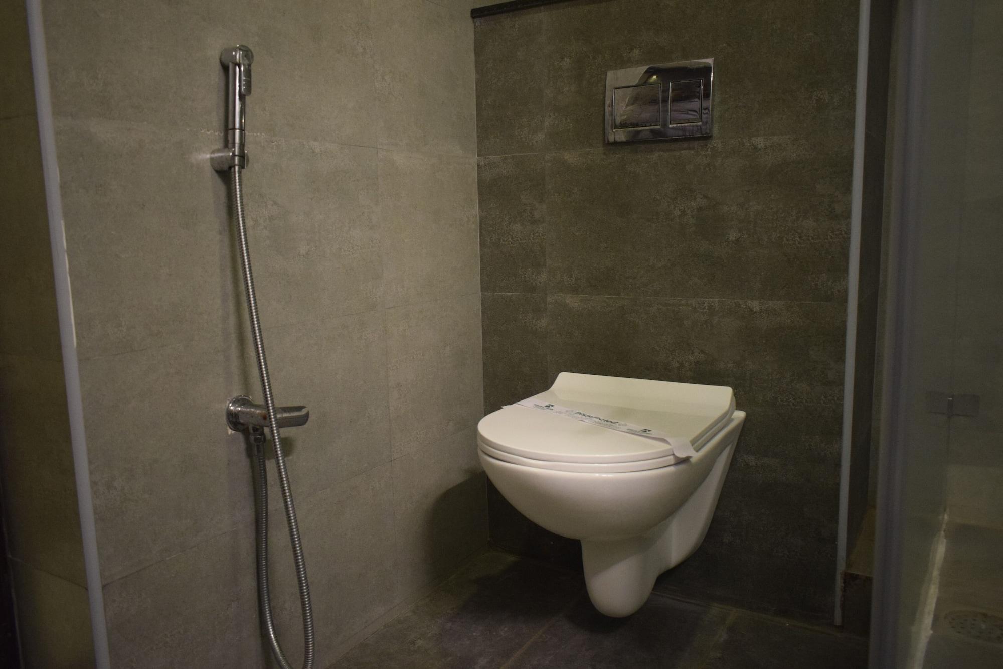 Hotel Sumith Palace Puduccseri Kültér fotó