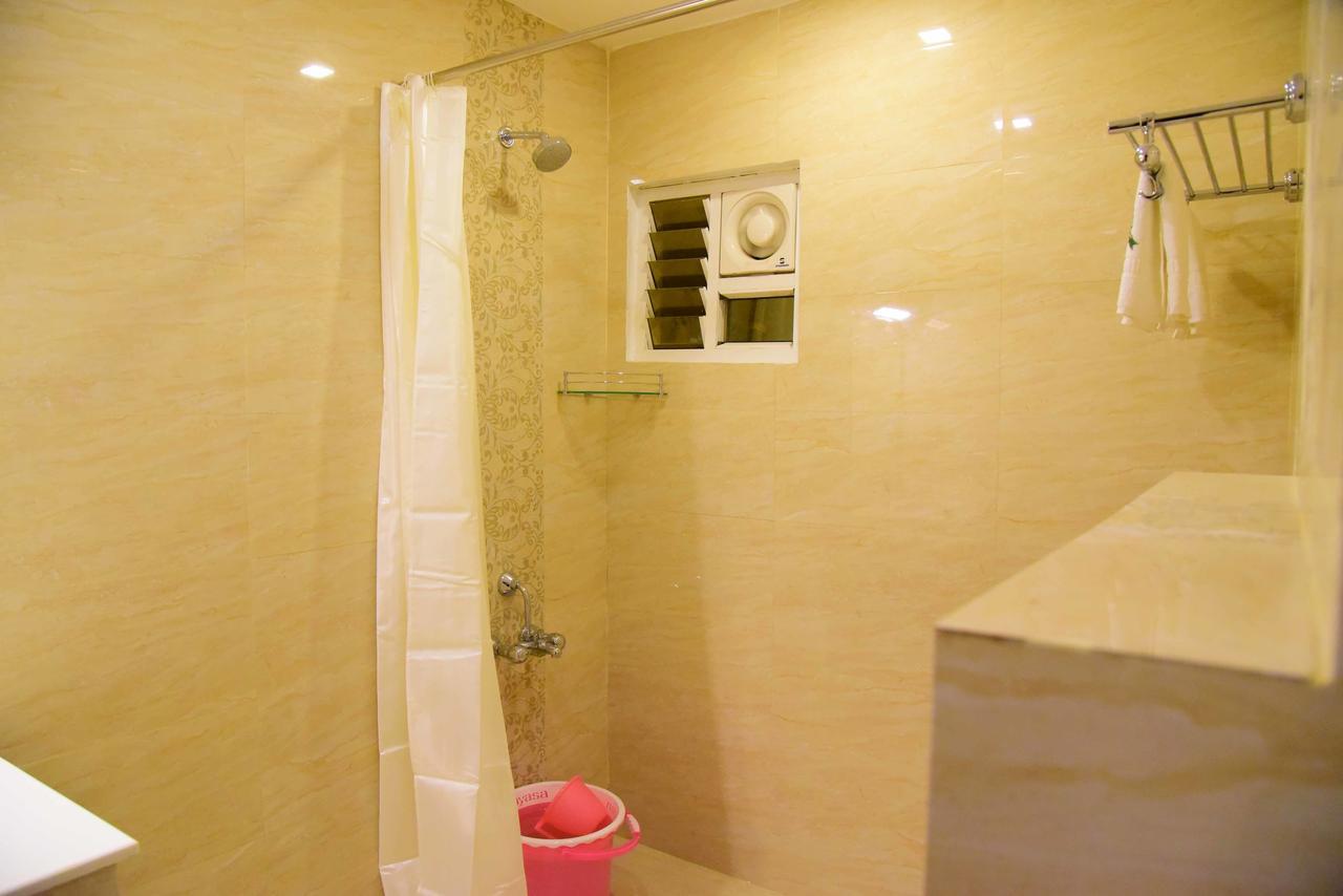 Hotel Sumith Palace Puduccseri Kültér fotó