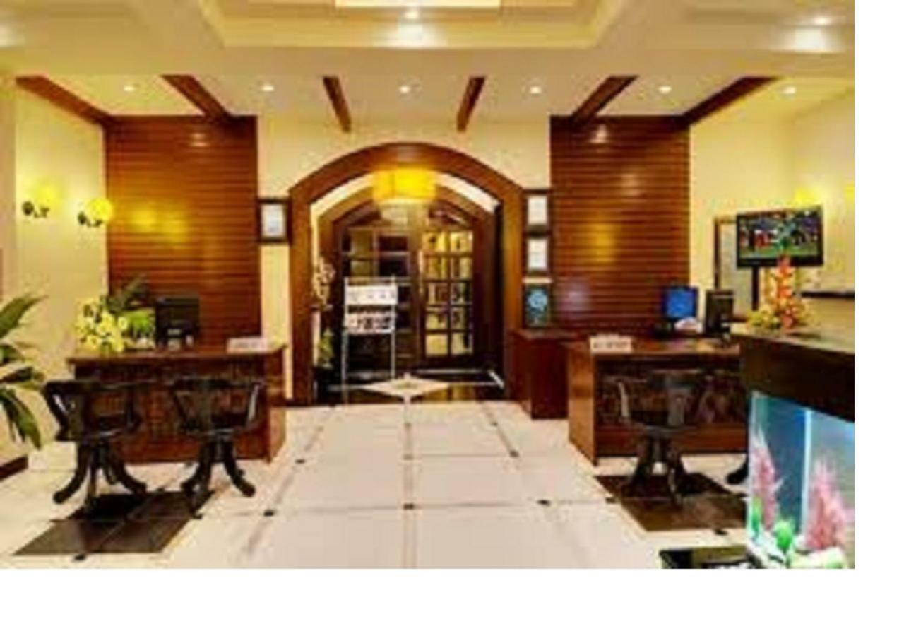 Hotel Sumith Palace Puduccseri Kültér fotó