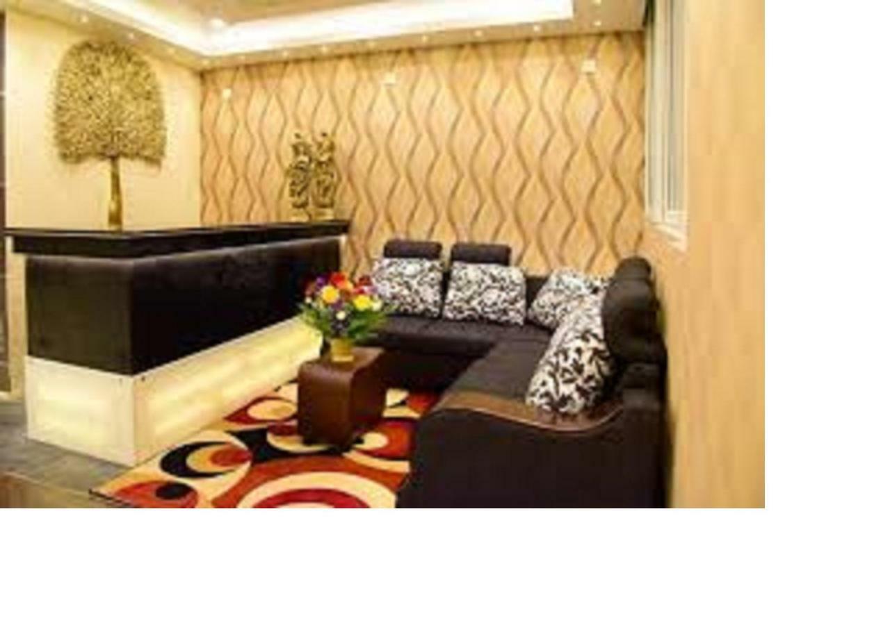 Hotel Sumith Palace Puduccseri Kültér fotó